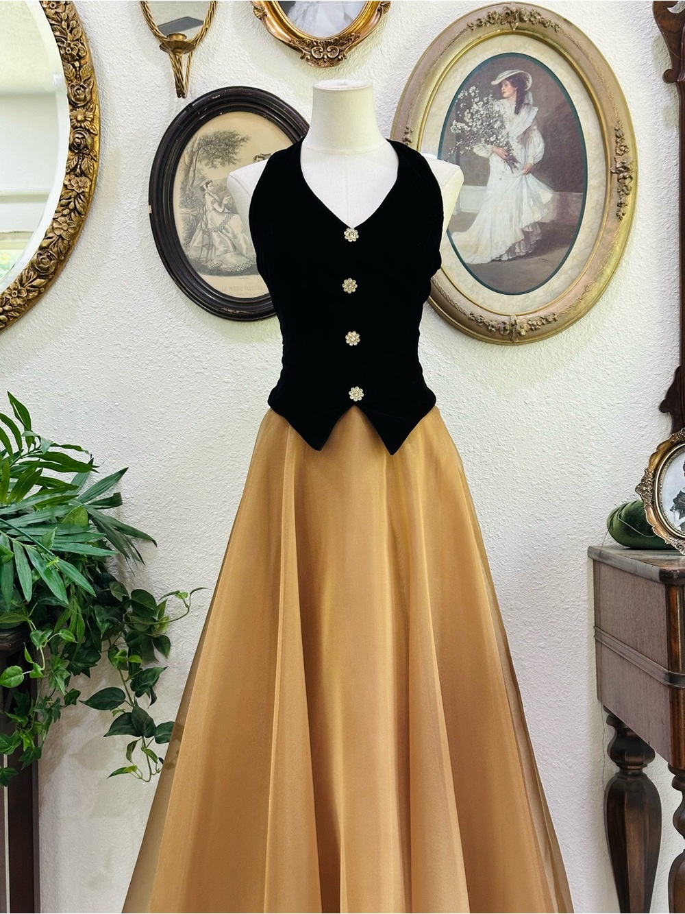 Vintage Dollar Velvet Gold Evening Gown - Picture 8 of 13